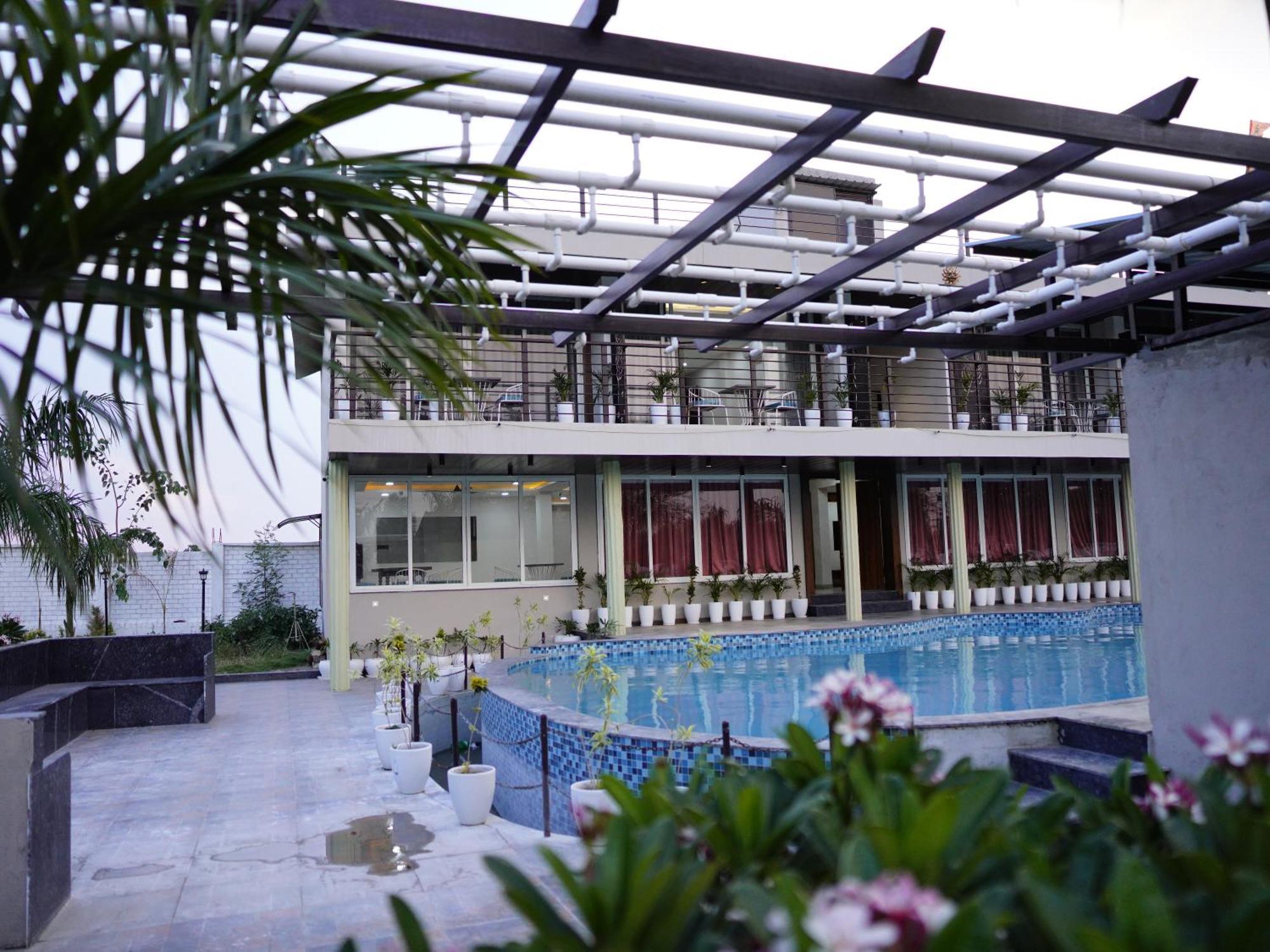 Fun O Farm Luxury Farm Villa Indore Extérieur photo